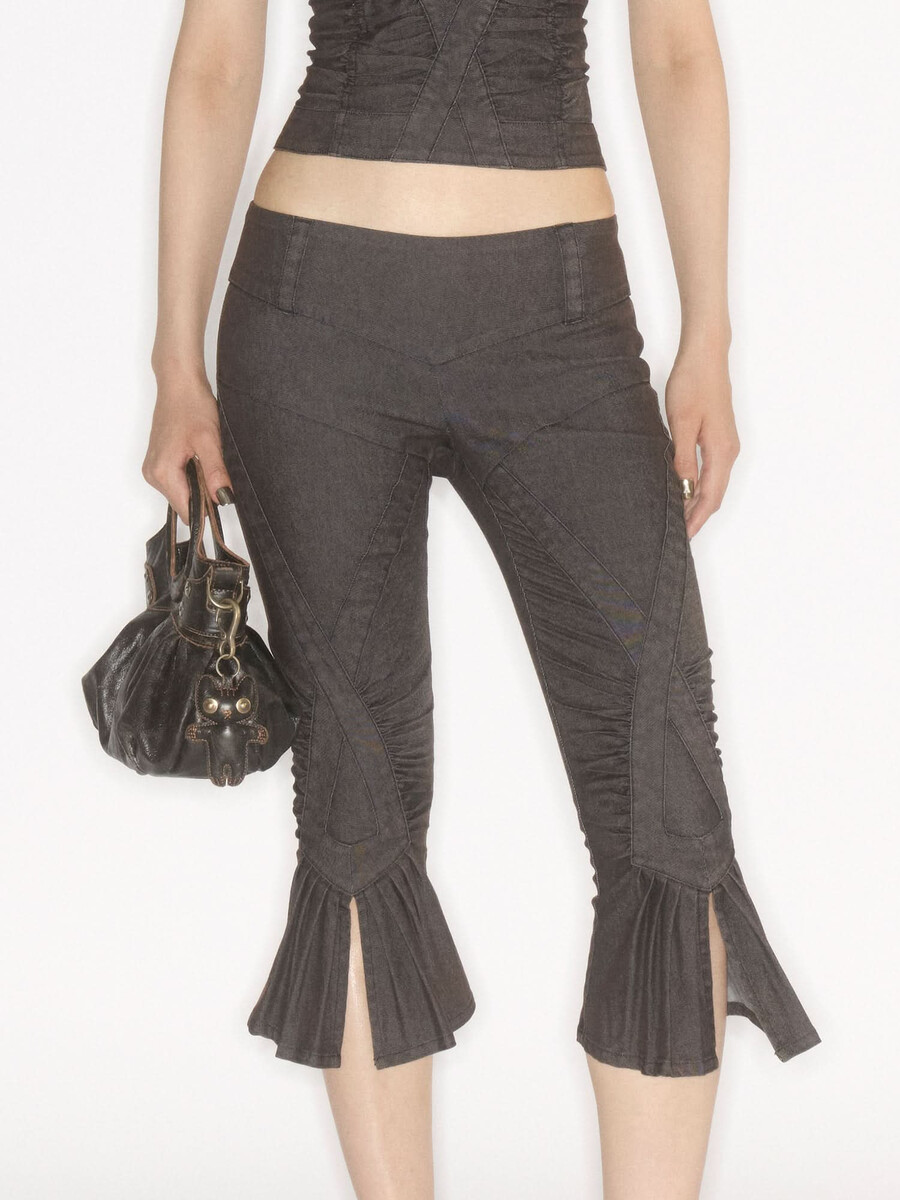 pantalones acampanados con abertura