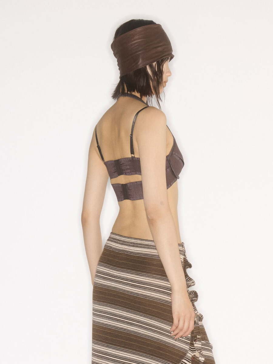 camiseta sin mangas con cuello halter