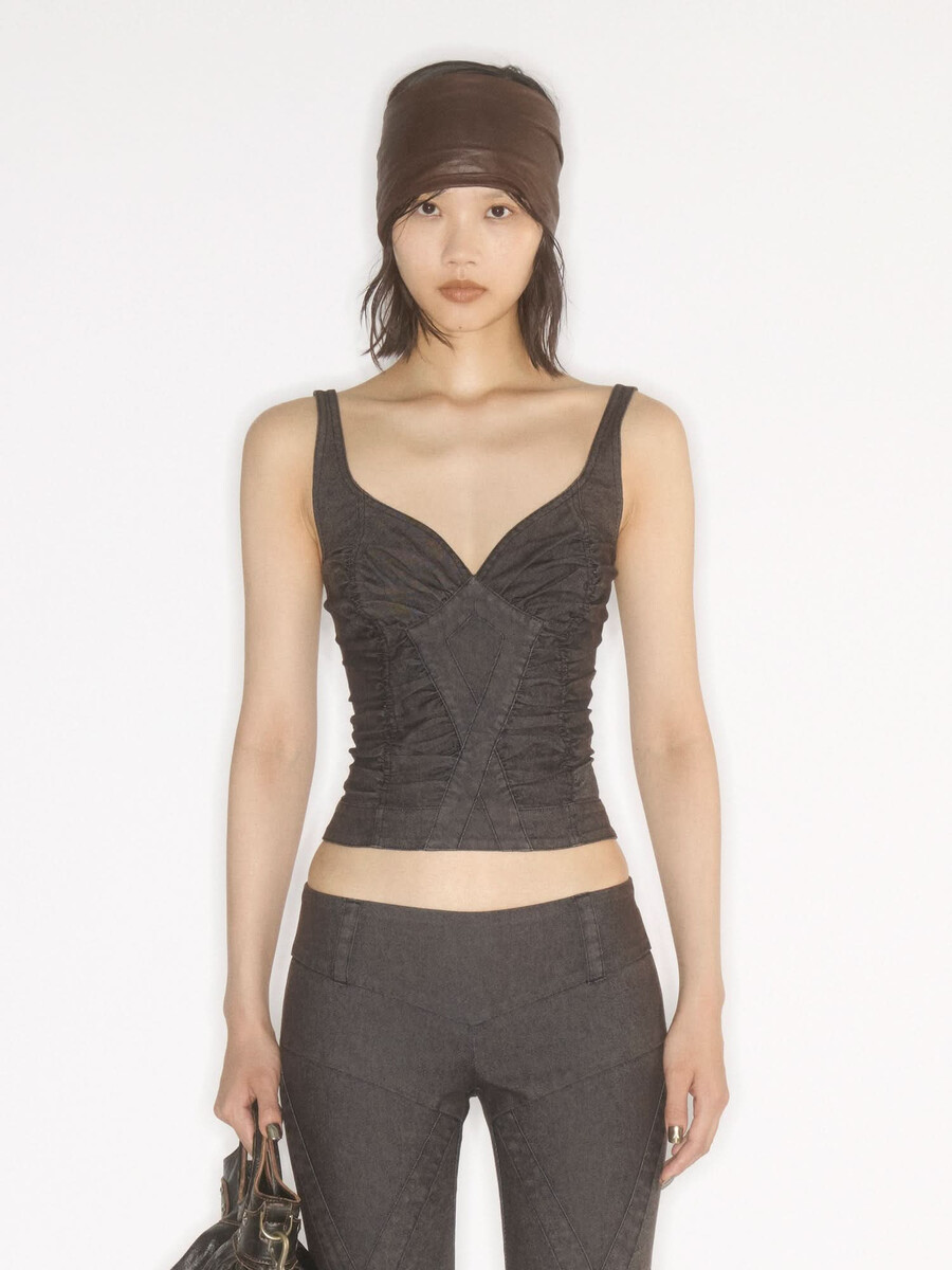 camiseta sin mangas con tirantes
