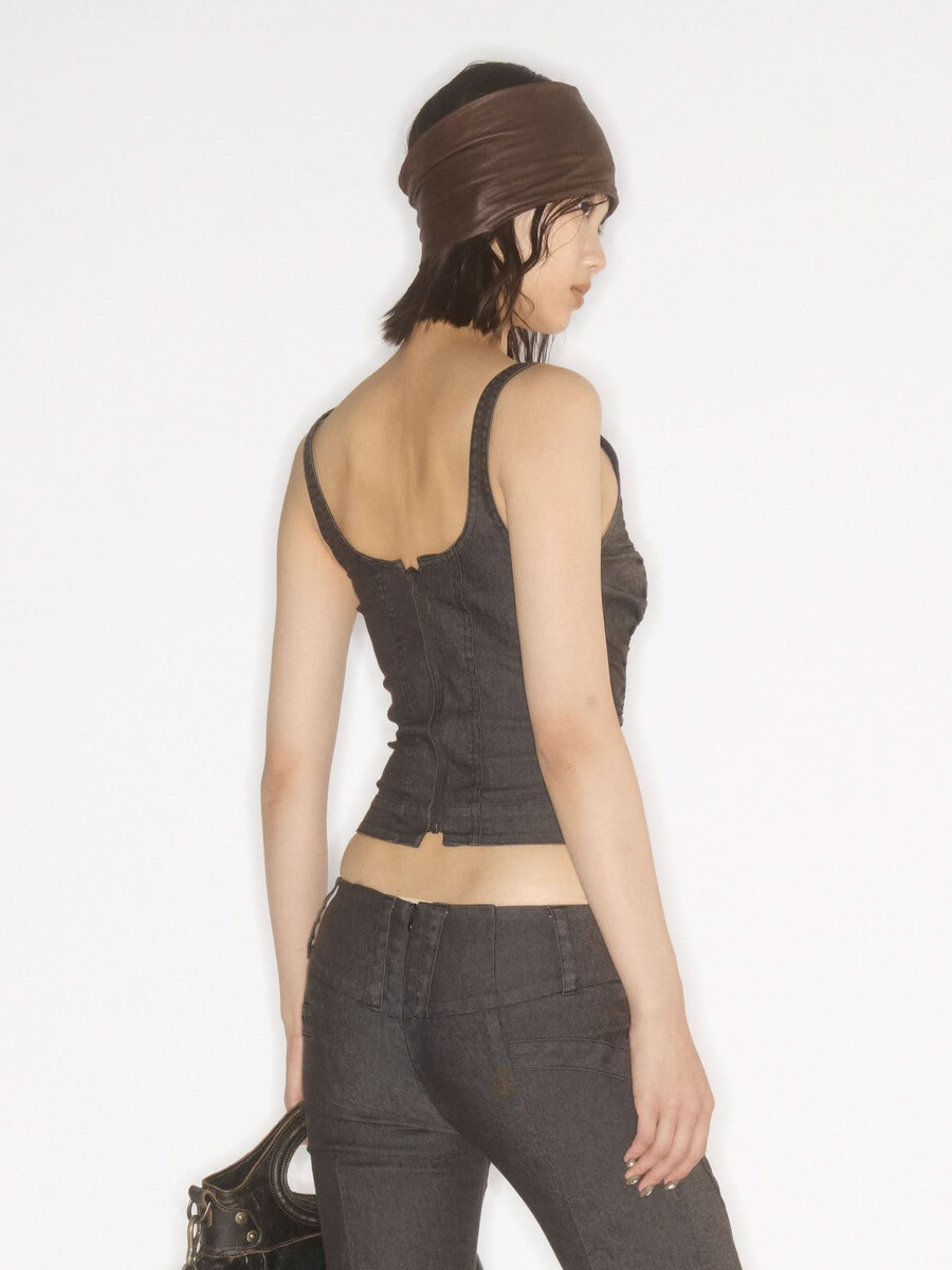 camiseta sin mangas con tirantes