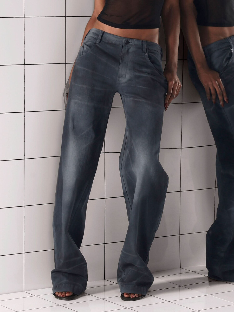 jeans de pierna recta con pulverizador de aire