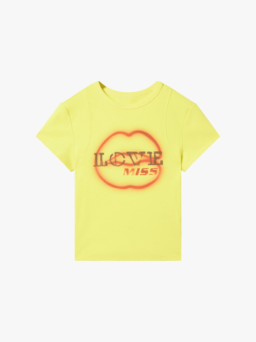 camiseta con estampado de labios