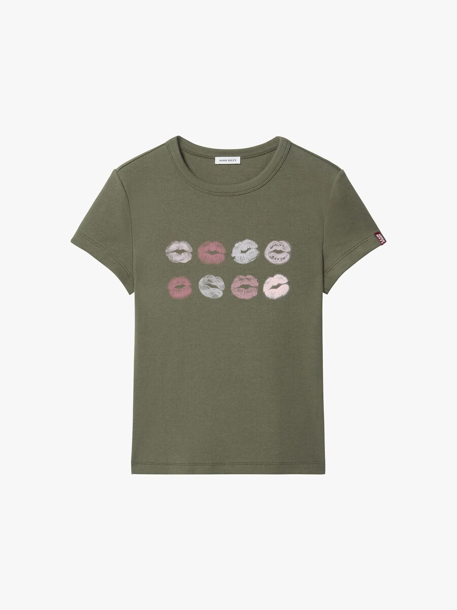 camiseta con cuello redondo y estampado de labios