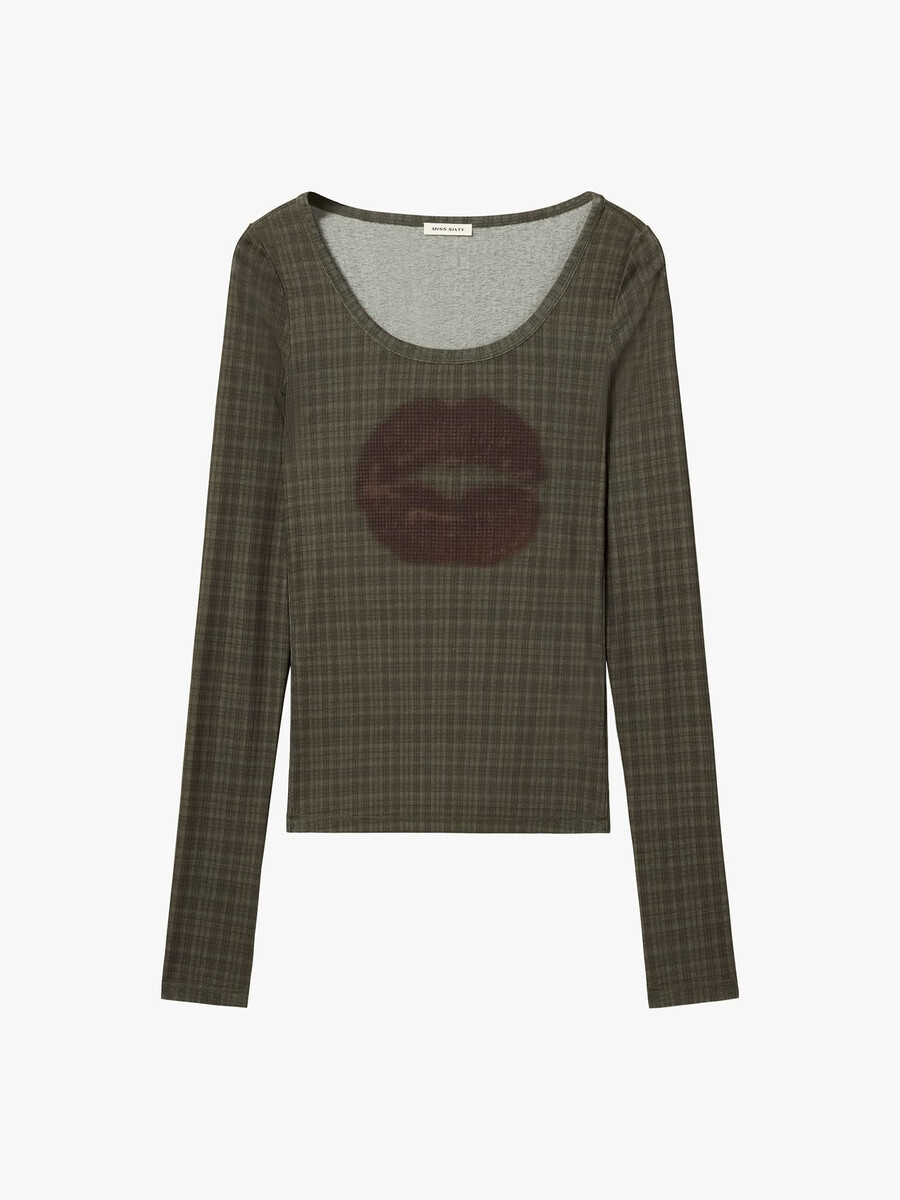 camiseta a cuadros con estampado de labios
