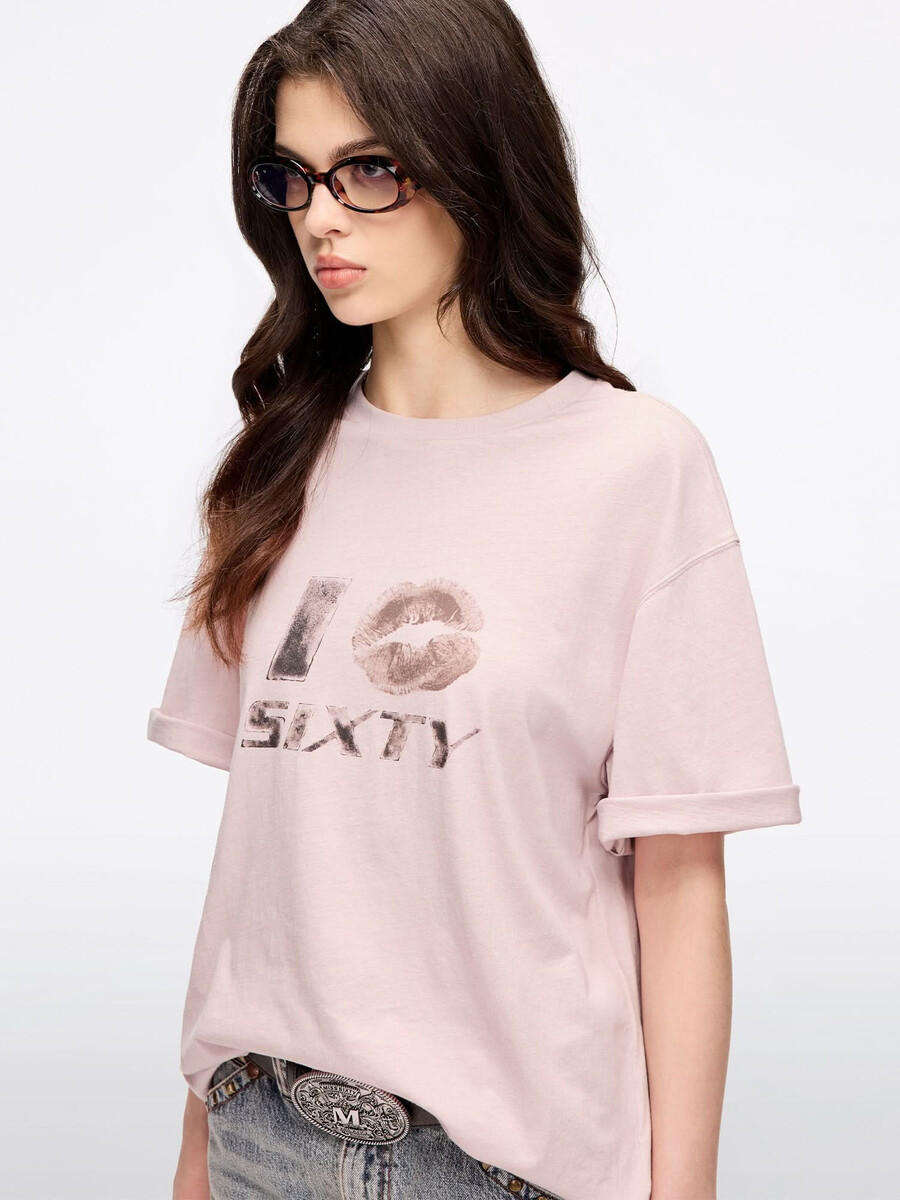 camiseta estampada con cuello redondo