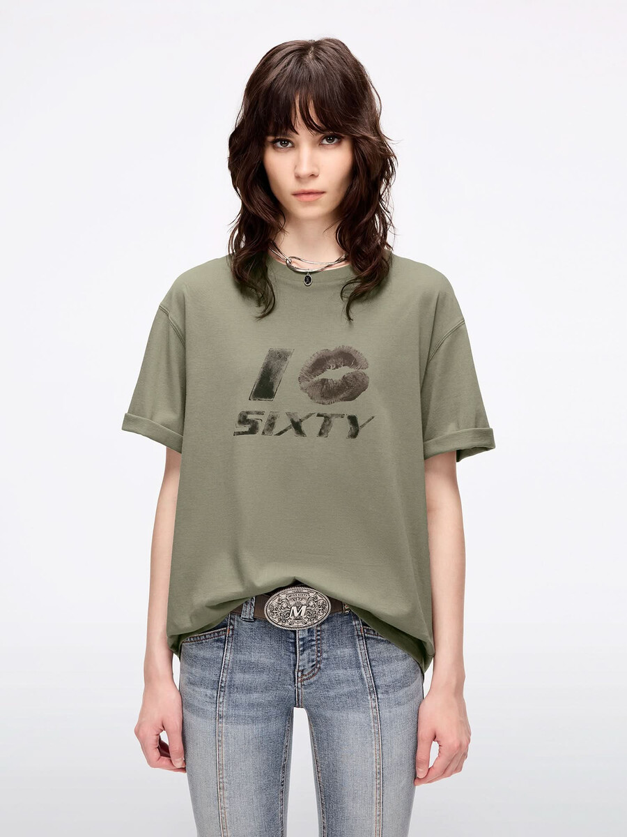 camiseta estampada con cuello redondo