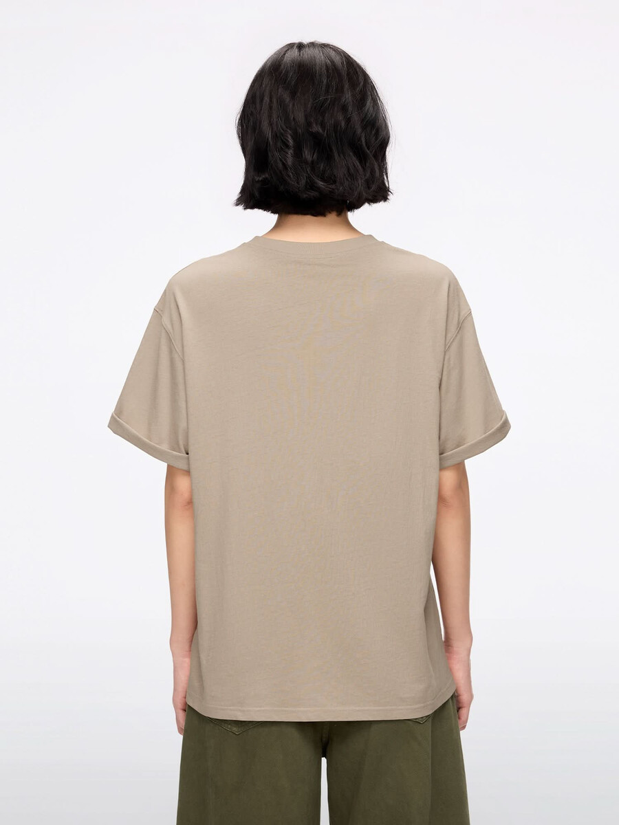 camiseta estampada con cuello redondo