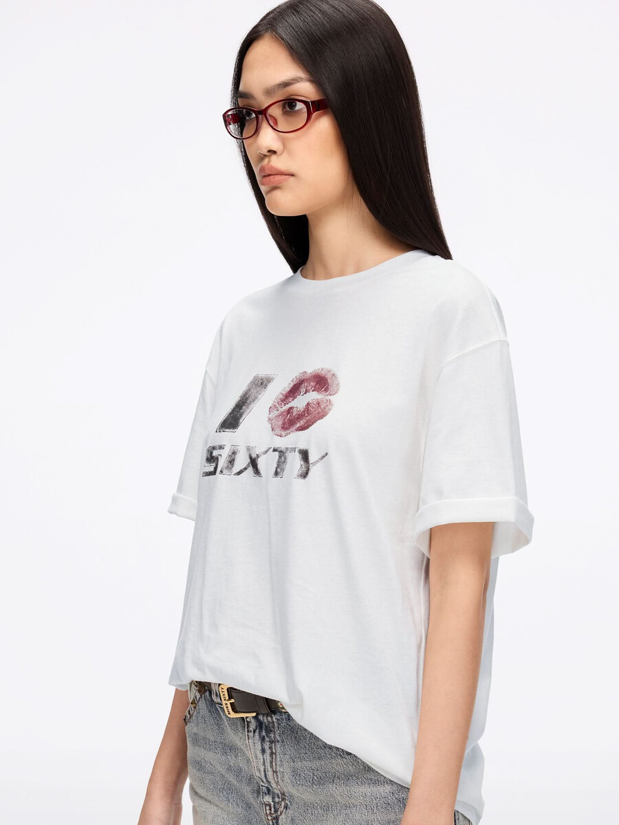 camiseta estampada con cuello redondo