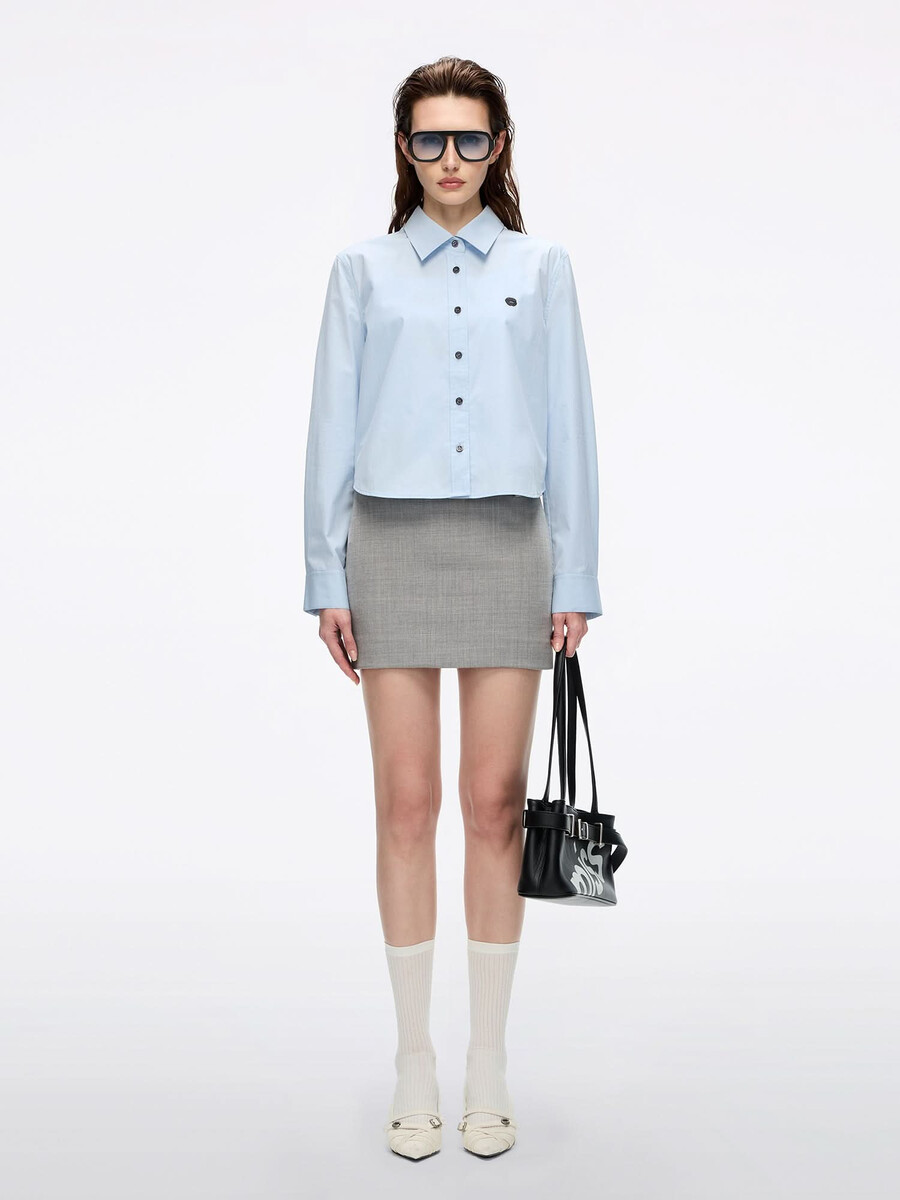 camisa bordada con estampado de labios
